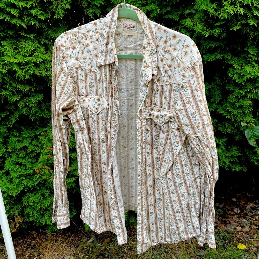 Brown/tan cowboy shirt
